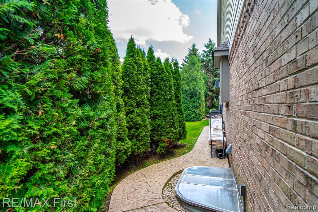 main property photo 12