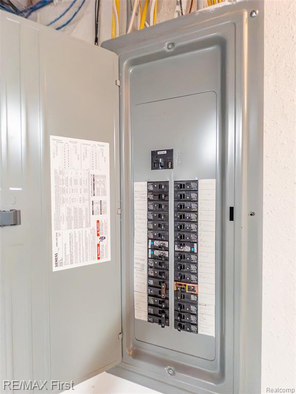 main property photo 50