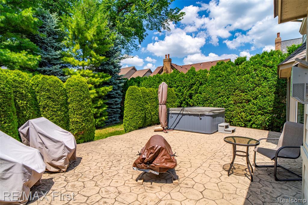 main property photo 9