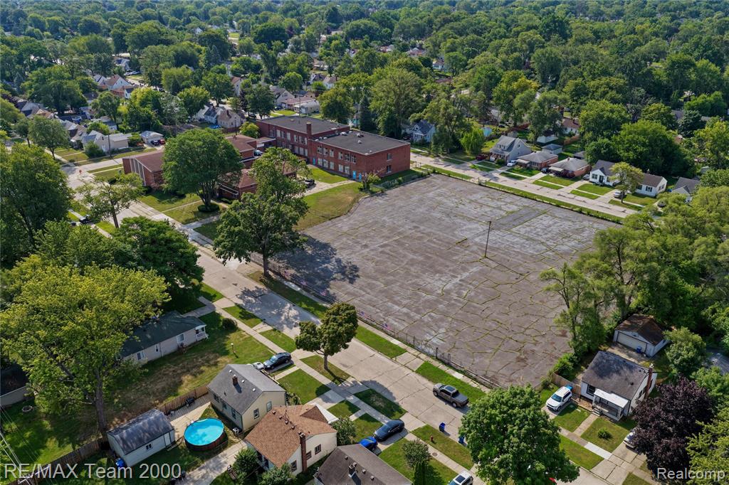 main property photo 3