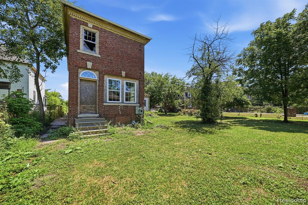 main property photo 29