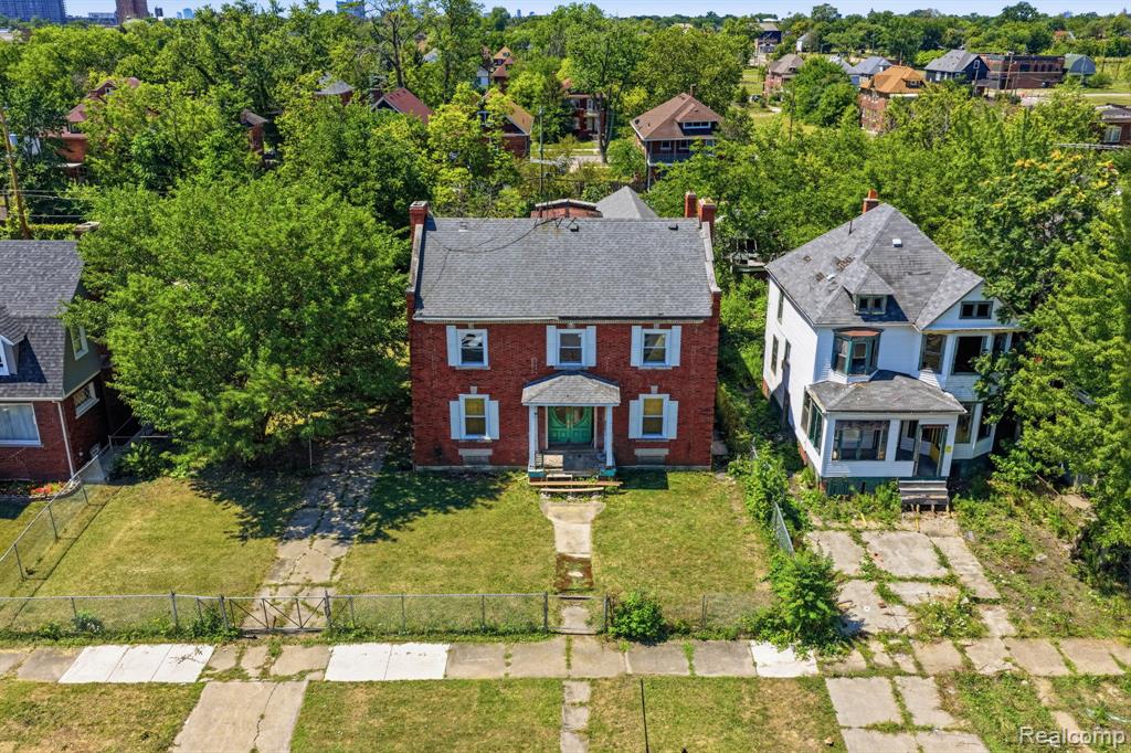main property photo 37