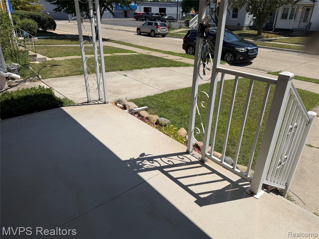main property photo 3