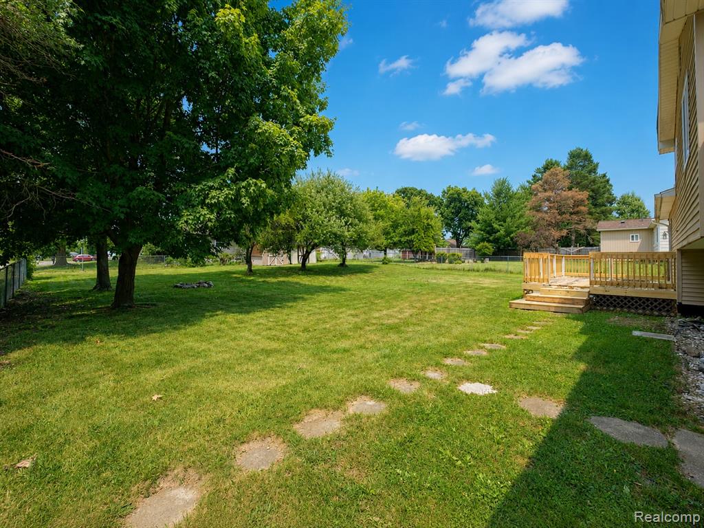 main property photo 20