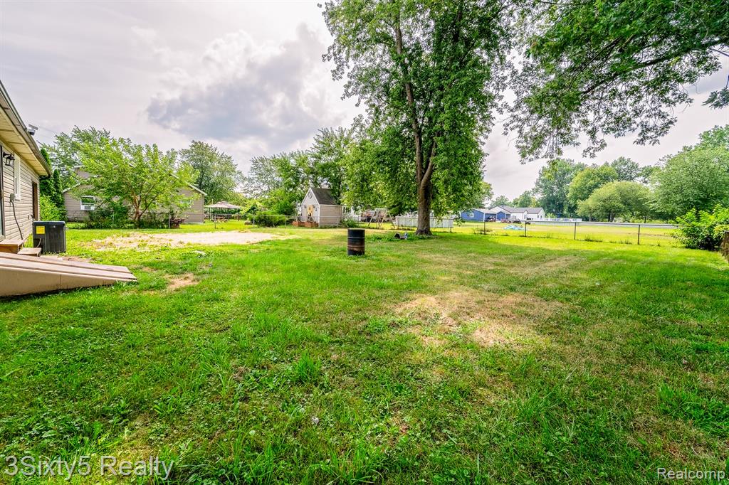 main property photo 41