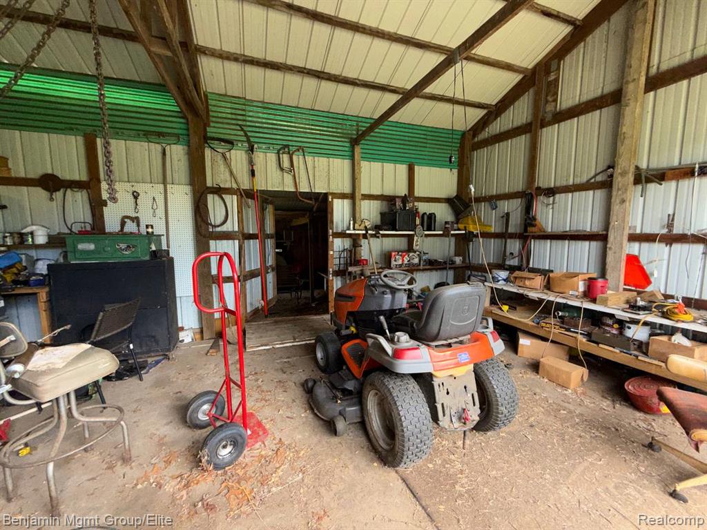 main property photo 12