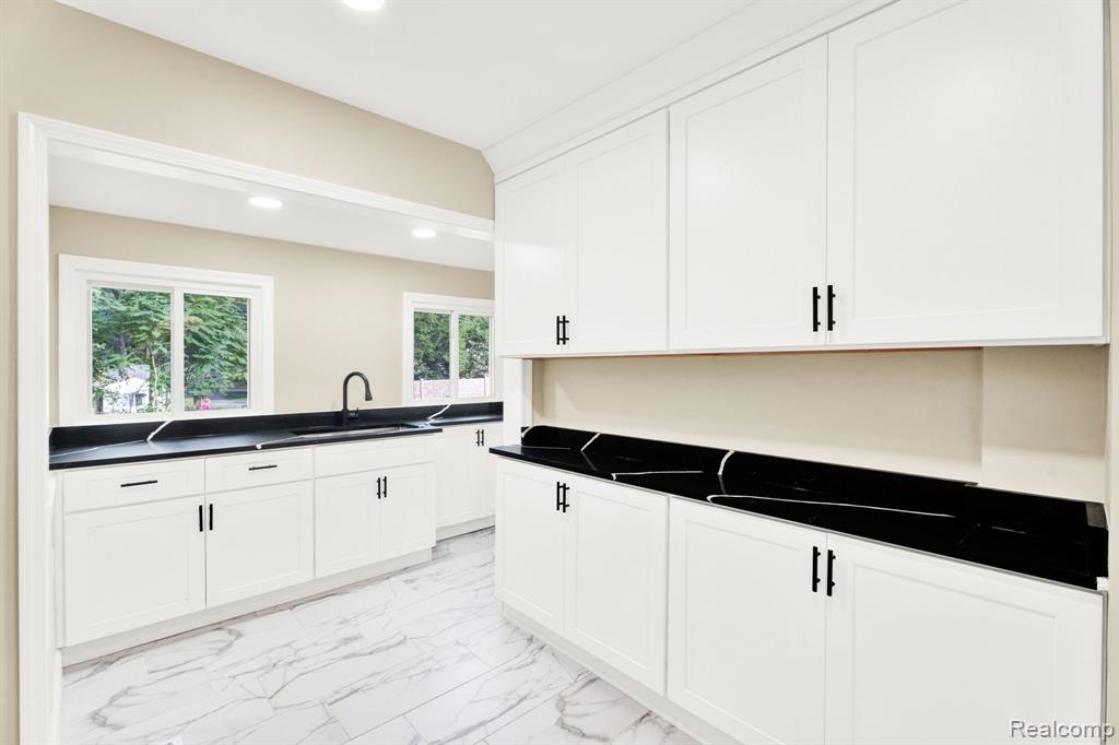 property viewer photo 10