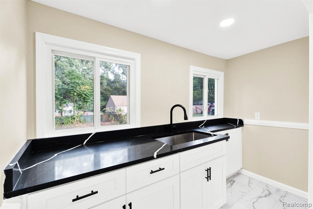 property viewer photo 11
