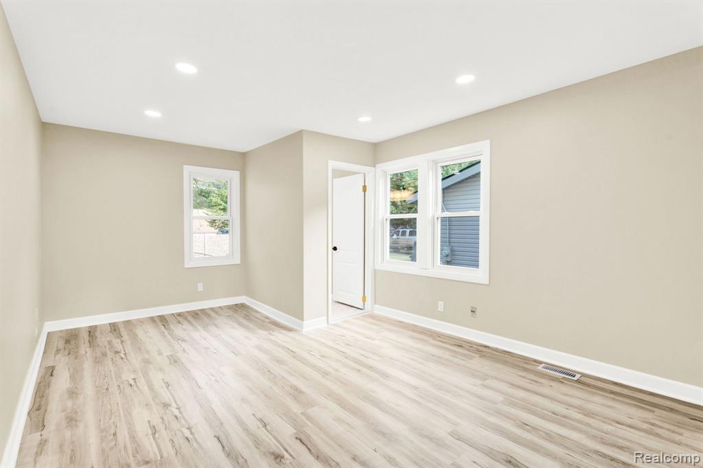 property viewer photo 15