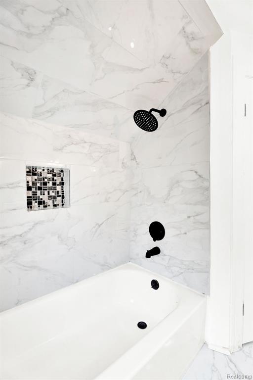 property viewer photo 25