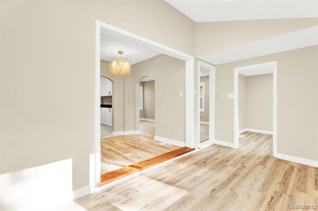 property viewer photo 6