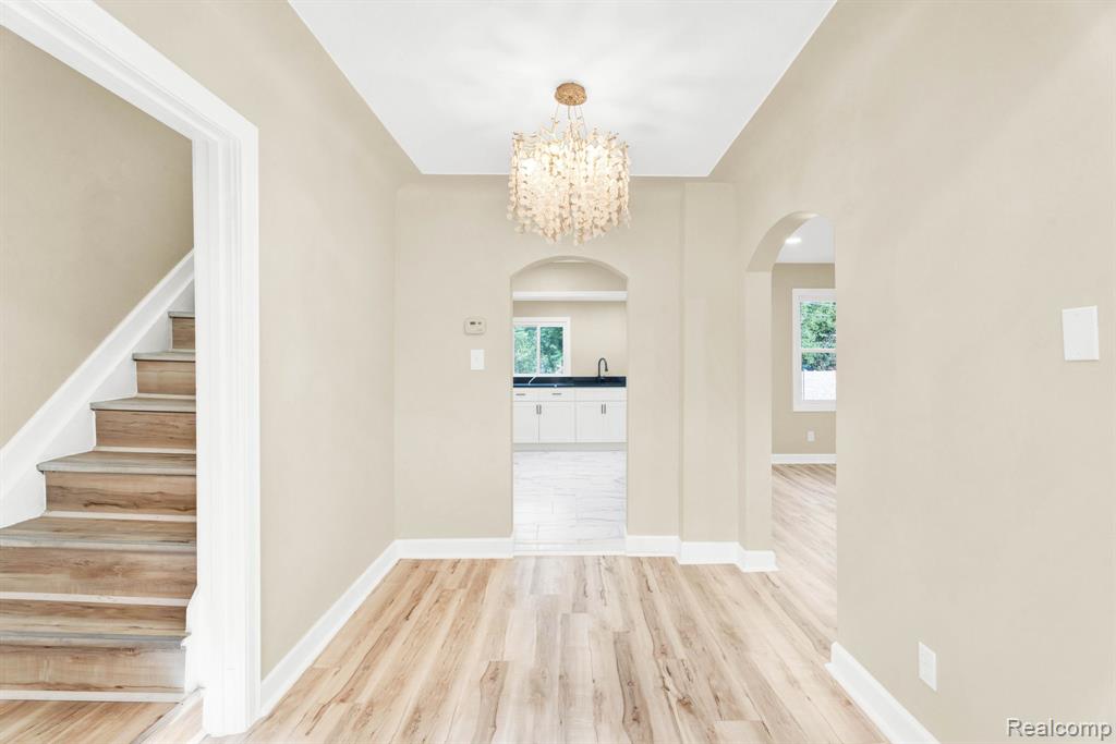 property viewer photo 7