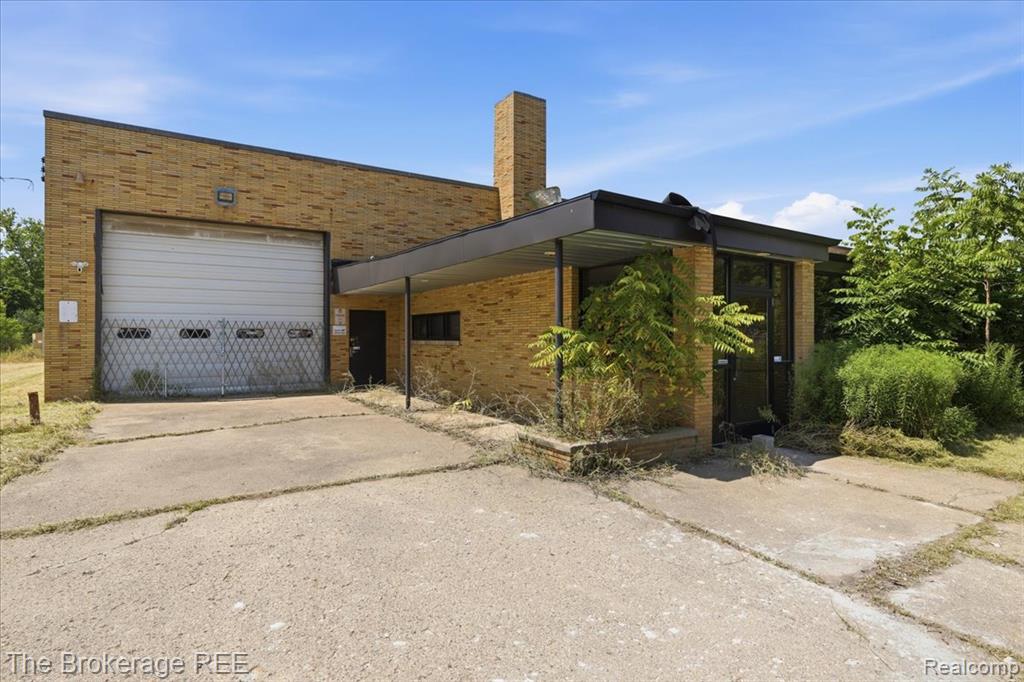 main property photo 11
