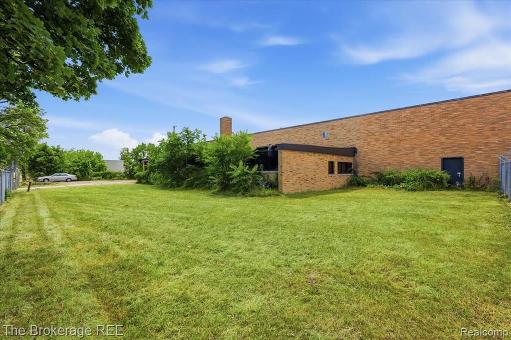 main property photo 12