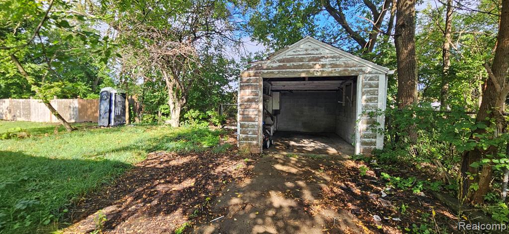 main property photo 9