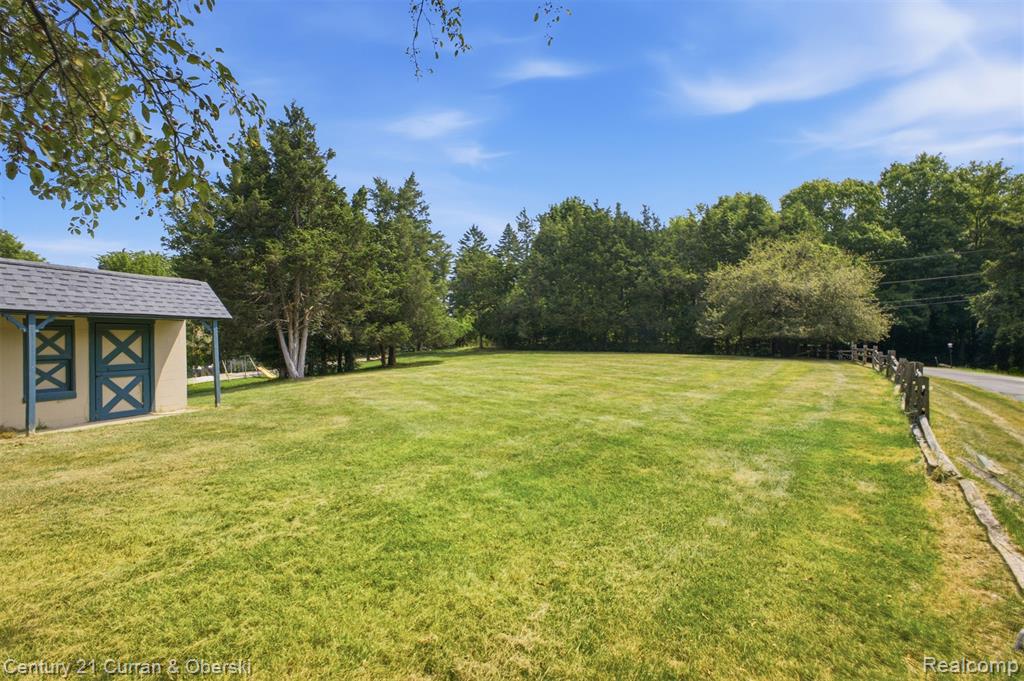main property photo 34