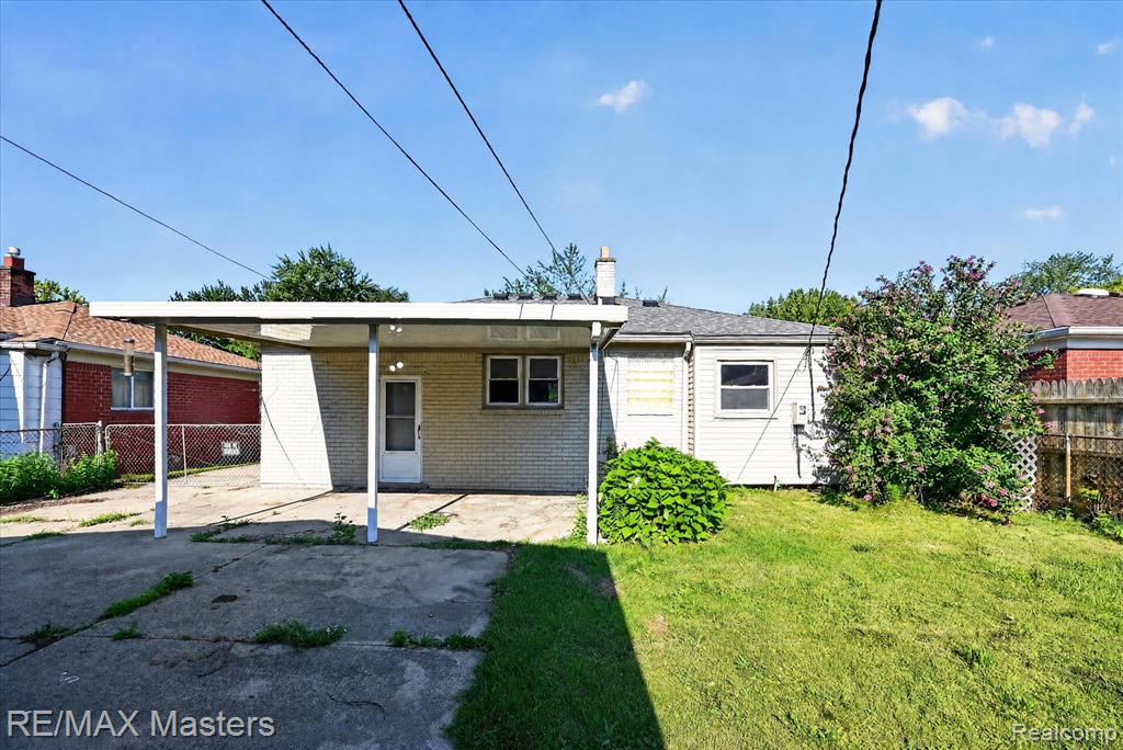 main property photo 23