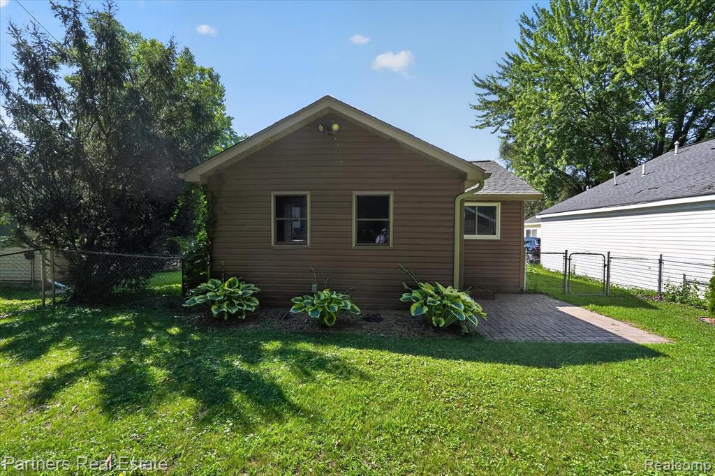 main property photo 38