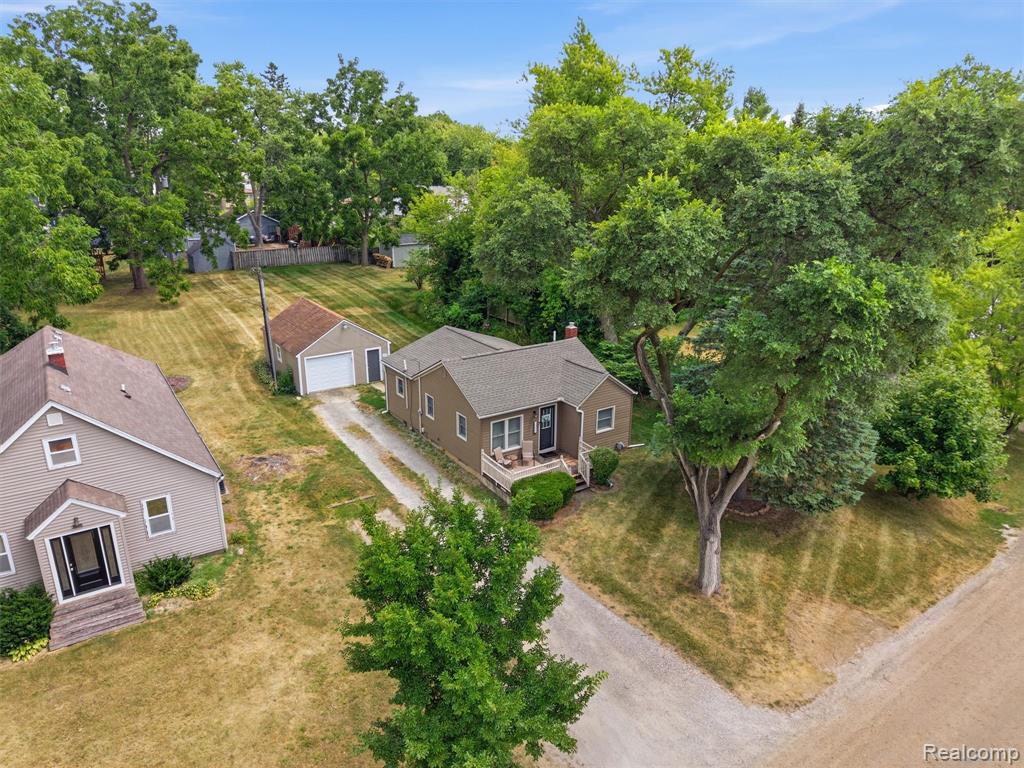 main property photo 43