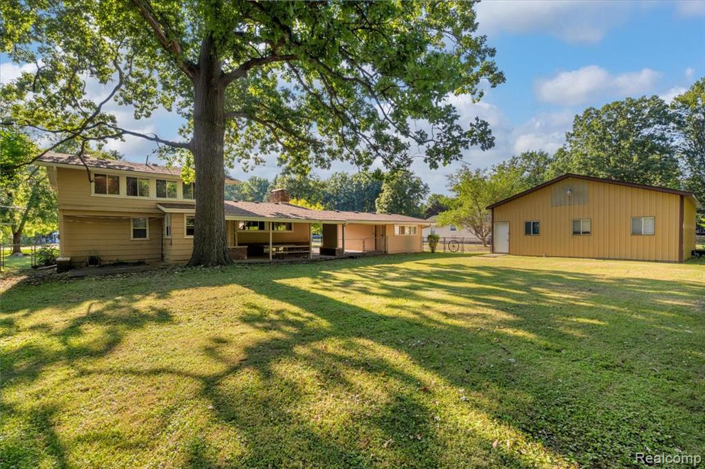 main property photo 19
