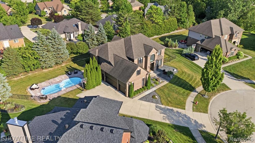 main property photo 11