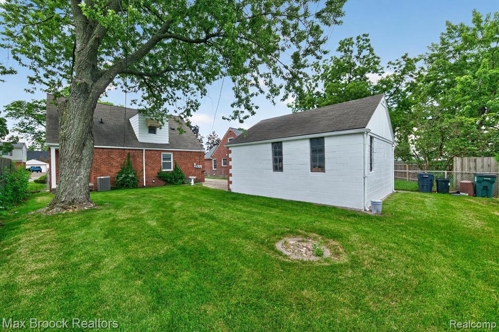 main property photo 46
