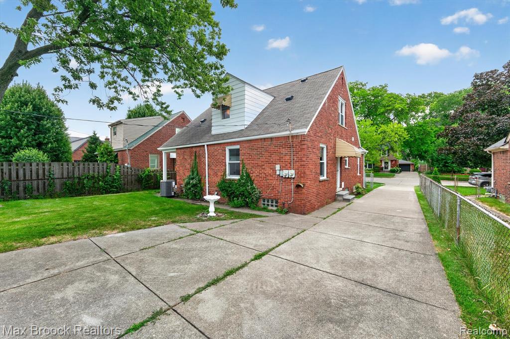 main property photo 48
