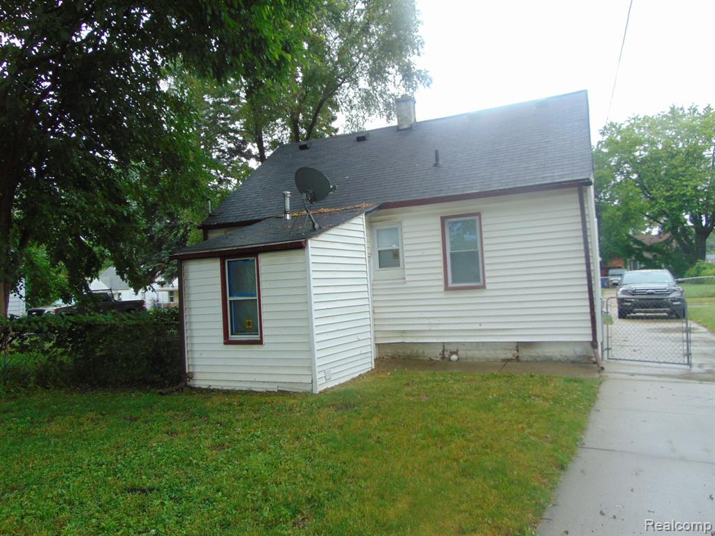 main property photo 11