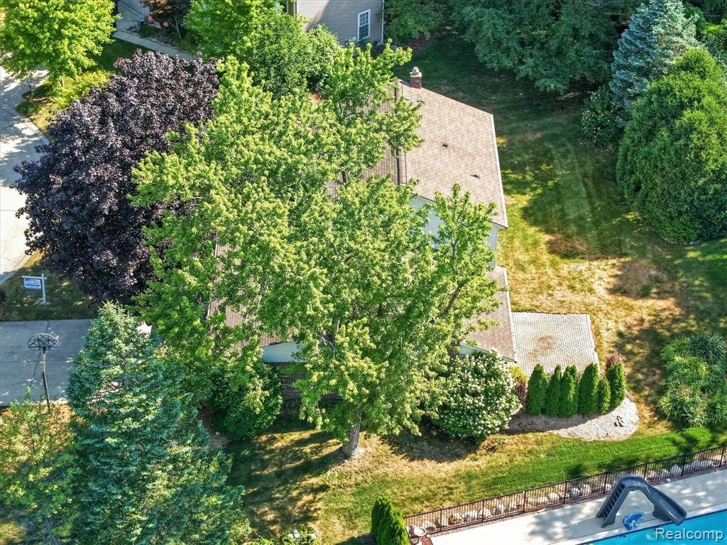 main property photo 68