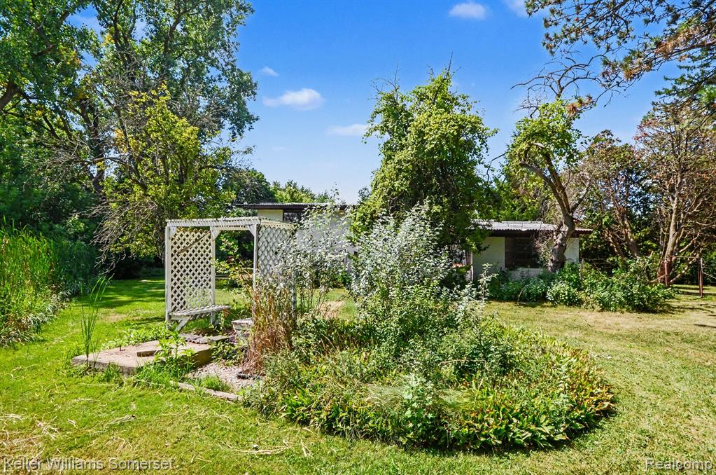 main property photo 20