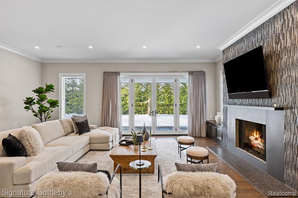 property viewer photo 6