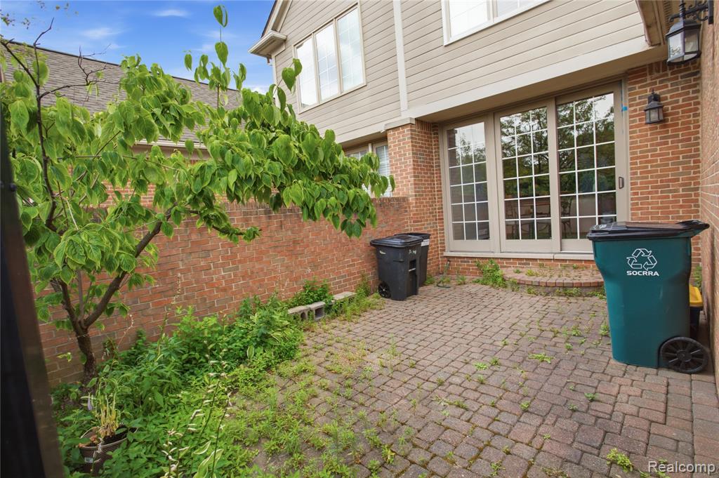 main property photo 27