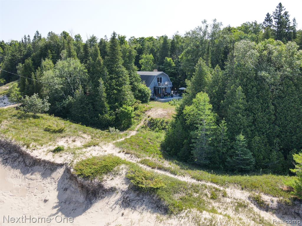 main property photo 37