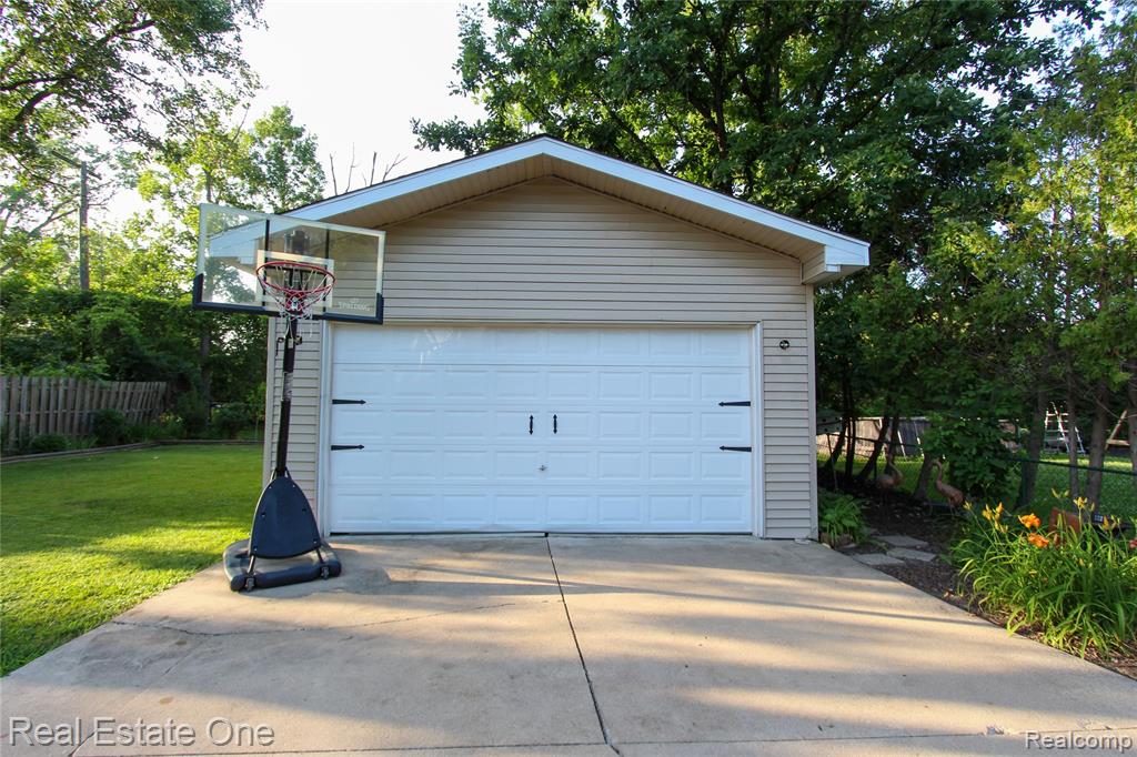 main property photo 67
