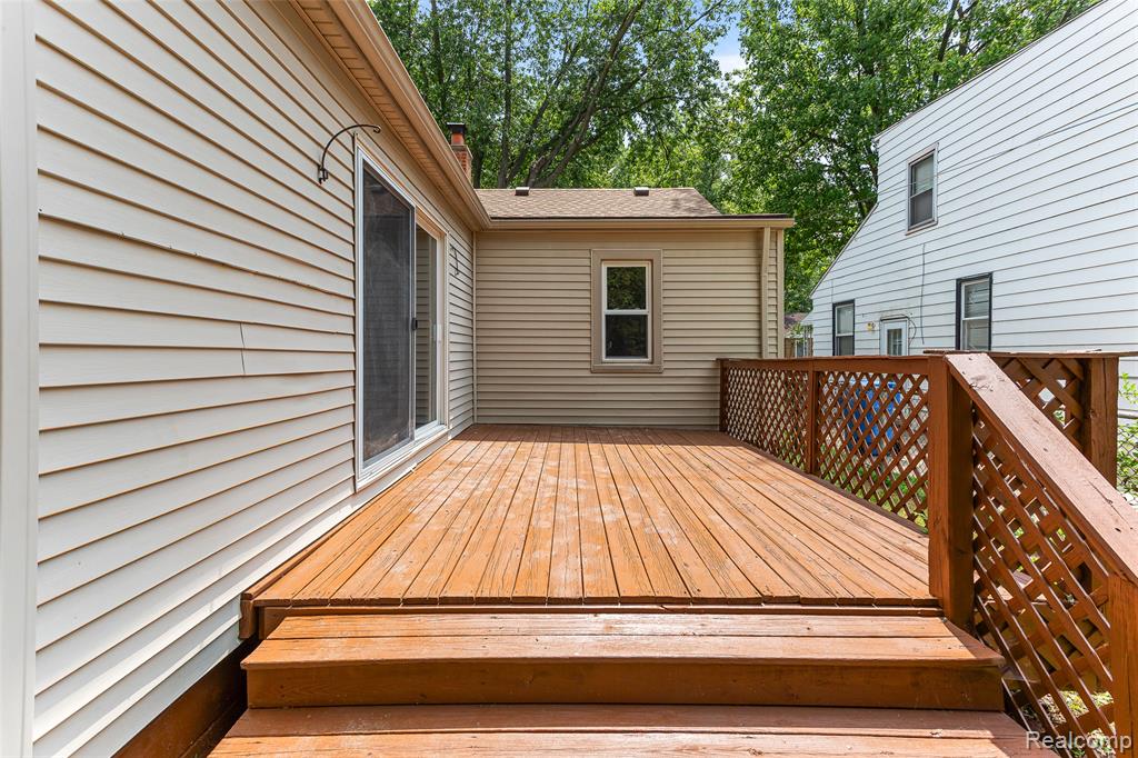 main property photo 28