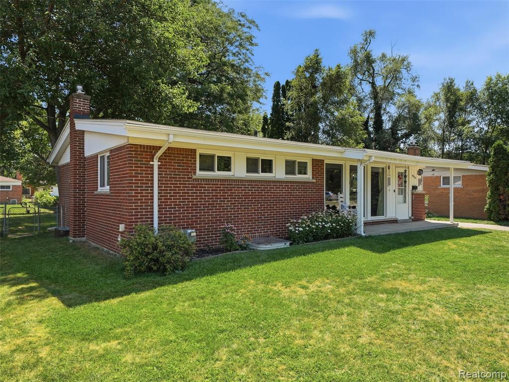 main property photo 3