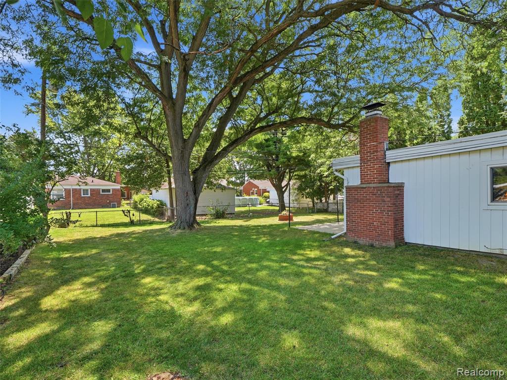 main property photo 42