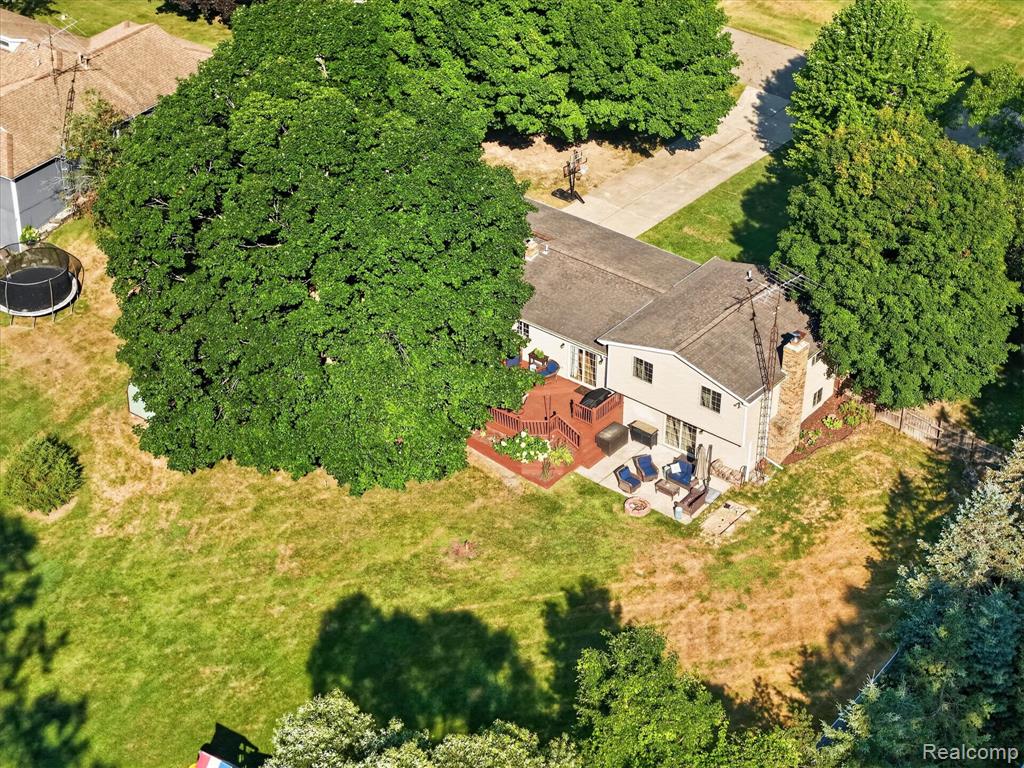main property photo 37
