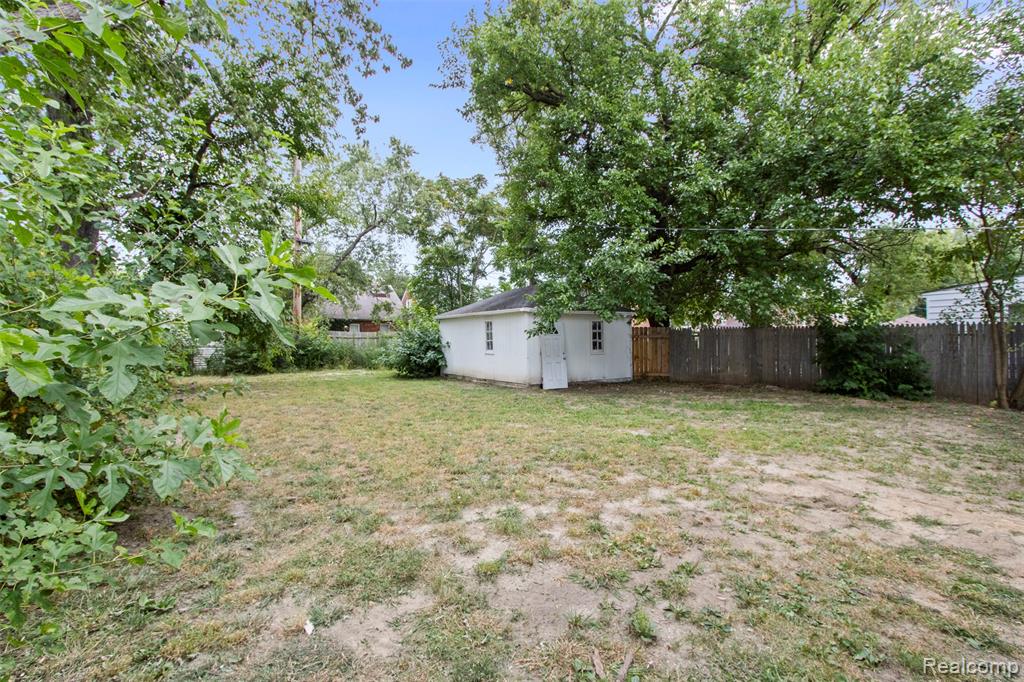 main property photo 16