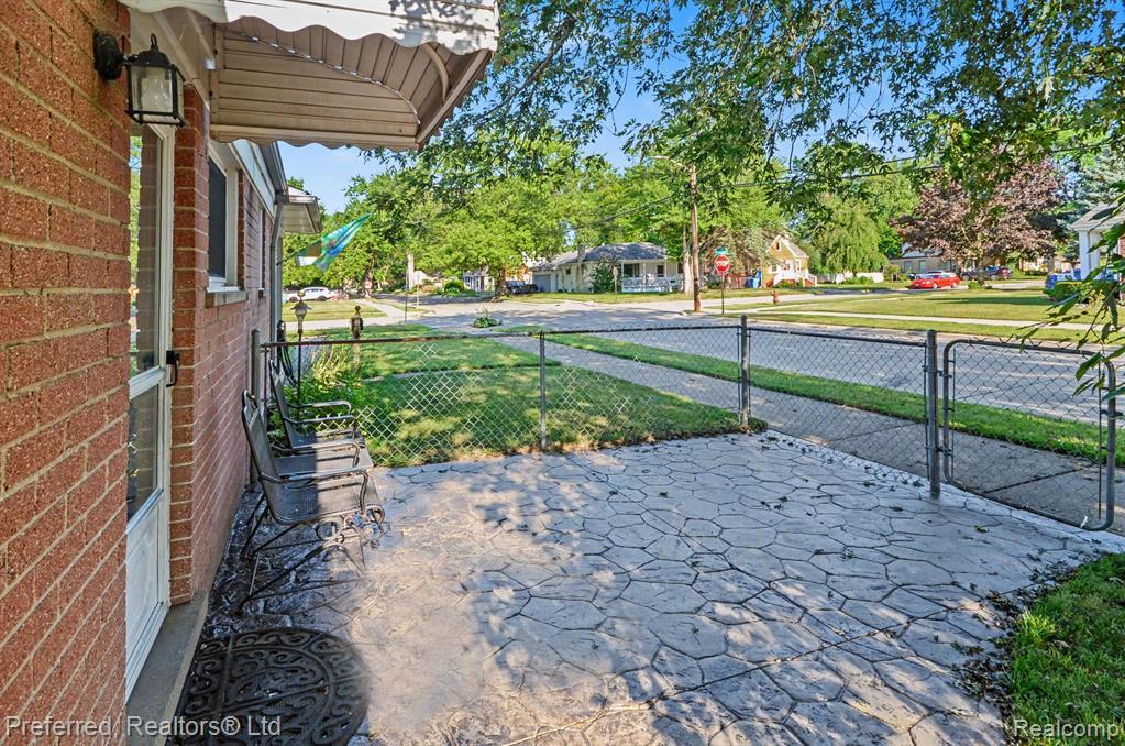 main property photo 21