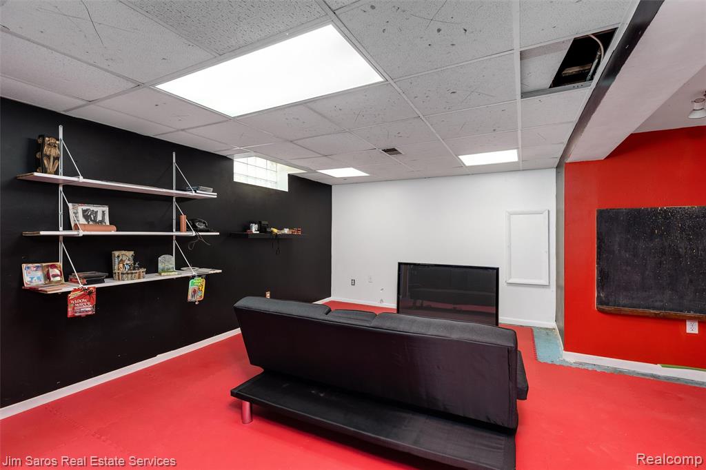 main property photo 20
