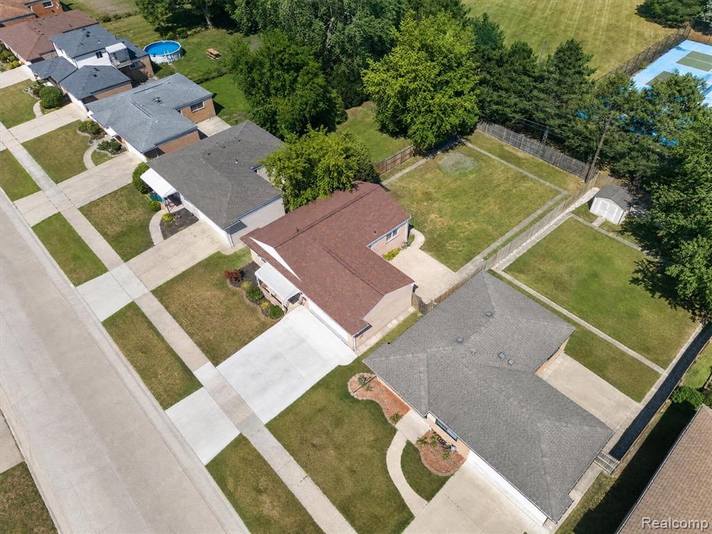 main property photo 43
