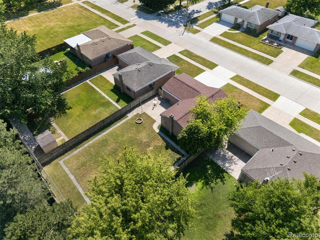 main property photo 44