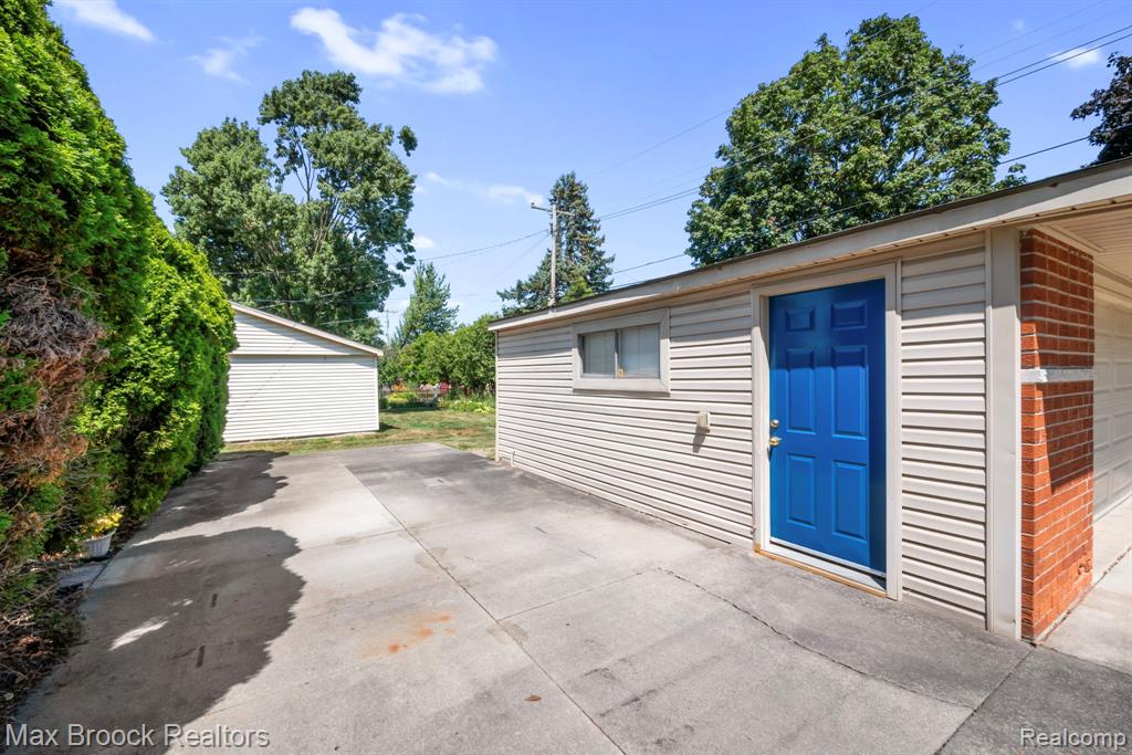 main property photo 42