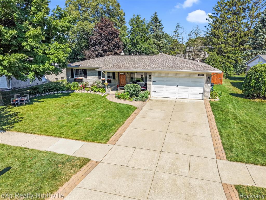main property photo 46