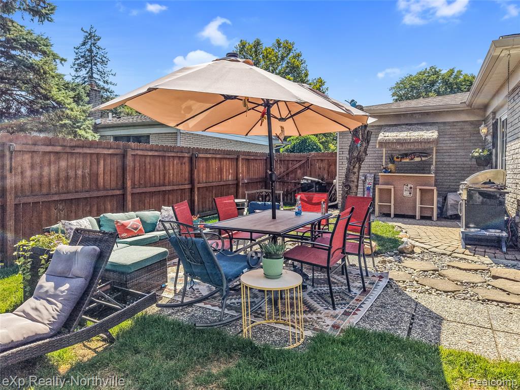 main property photo 50