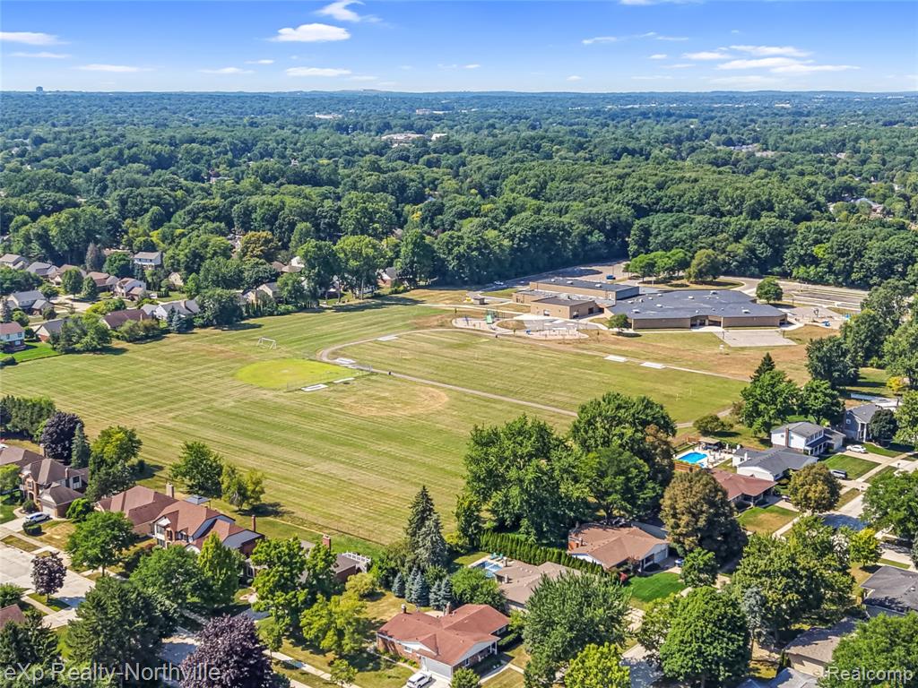 main property photo 60