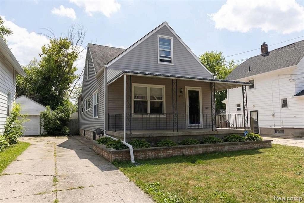 main property photo 45
