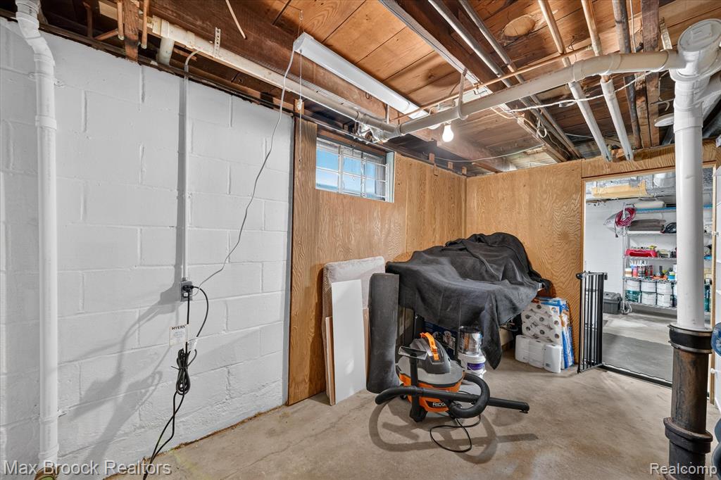 main property photo 44