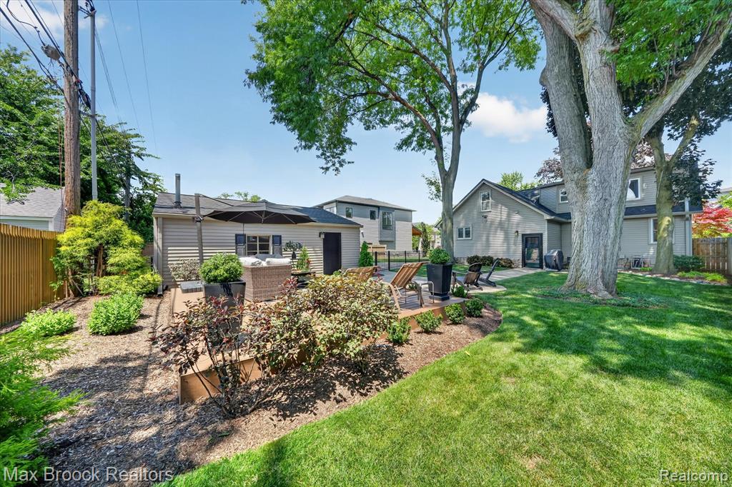 main property photo 45